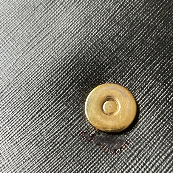 Salvatore Ferragamo Vara Mini bag lightly worn , new chain  black pebble leather - Picture 8 of 16